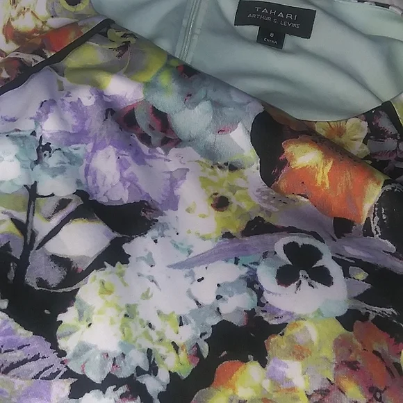 Tahari Floral fully lined lightweight pleated swing dress - Picture 8 of 10